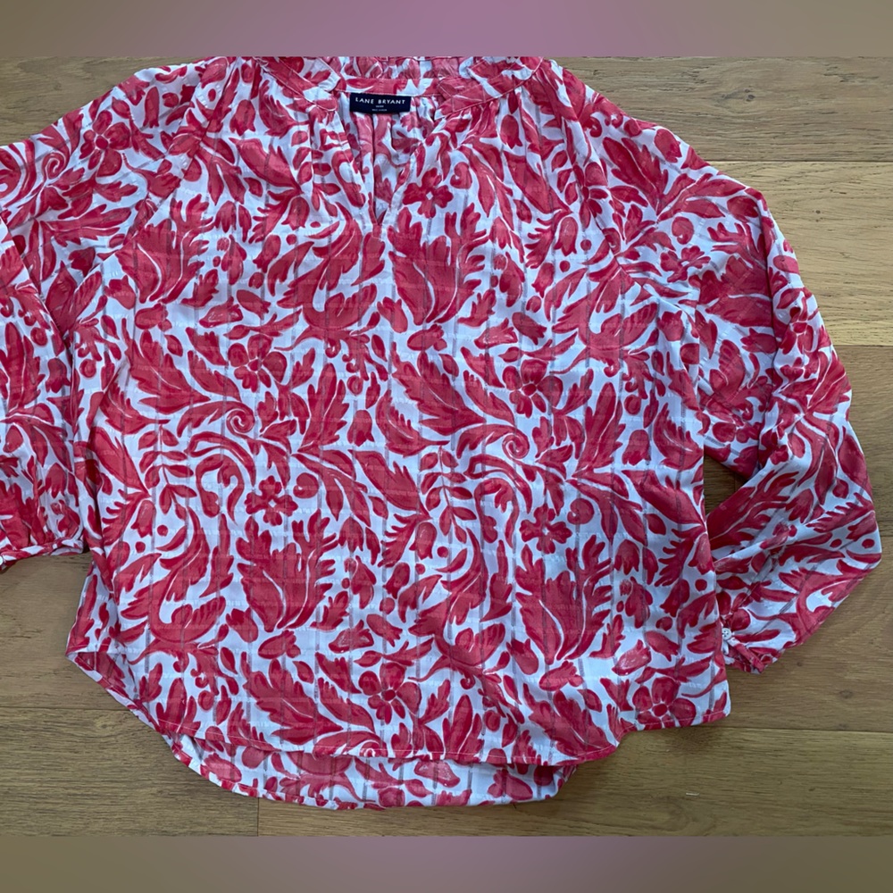Lane Bryant Women’s textured Red Floral Print Long-Sleeve Top 18/20 EUC
